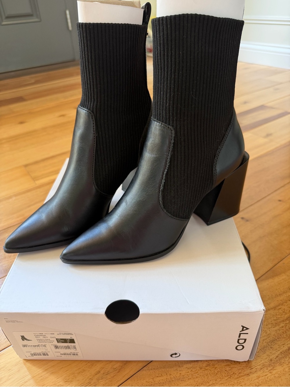 ALDO Ganina Black Pointed Toe Leather Knit Block Heel Ankle Boots size 7.5